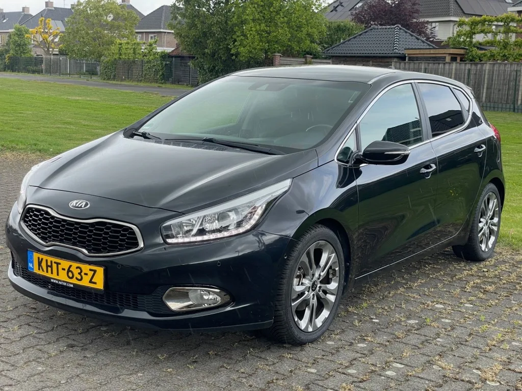 Kia Ceed (2012) — foto 1