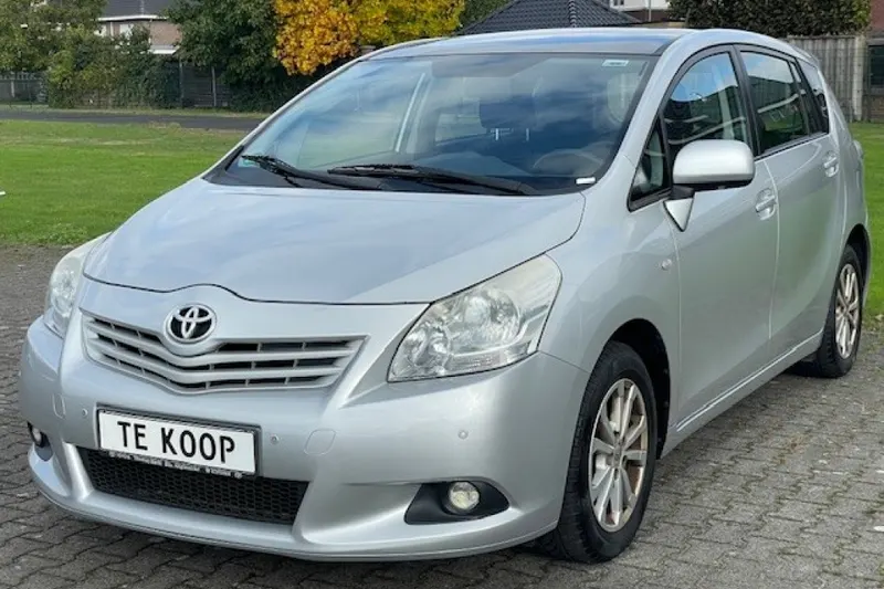 Toyota Verso (2011)