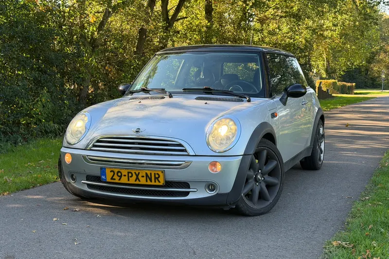 MINI Cooper (2005)