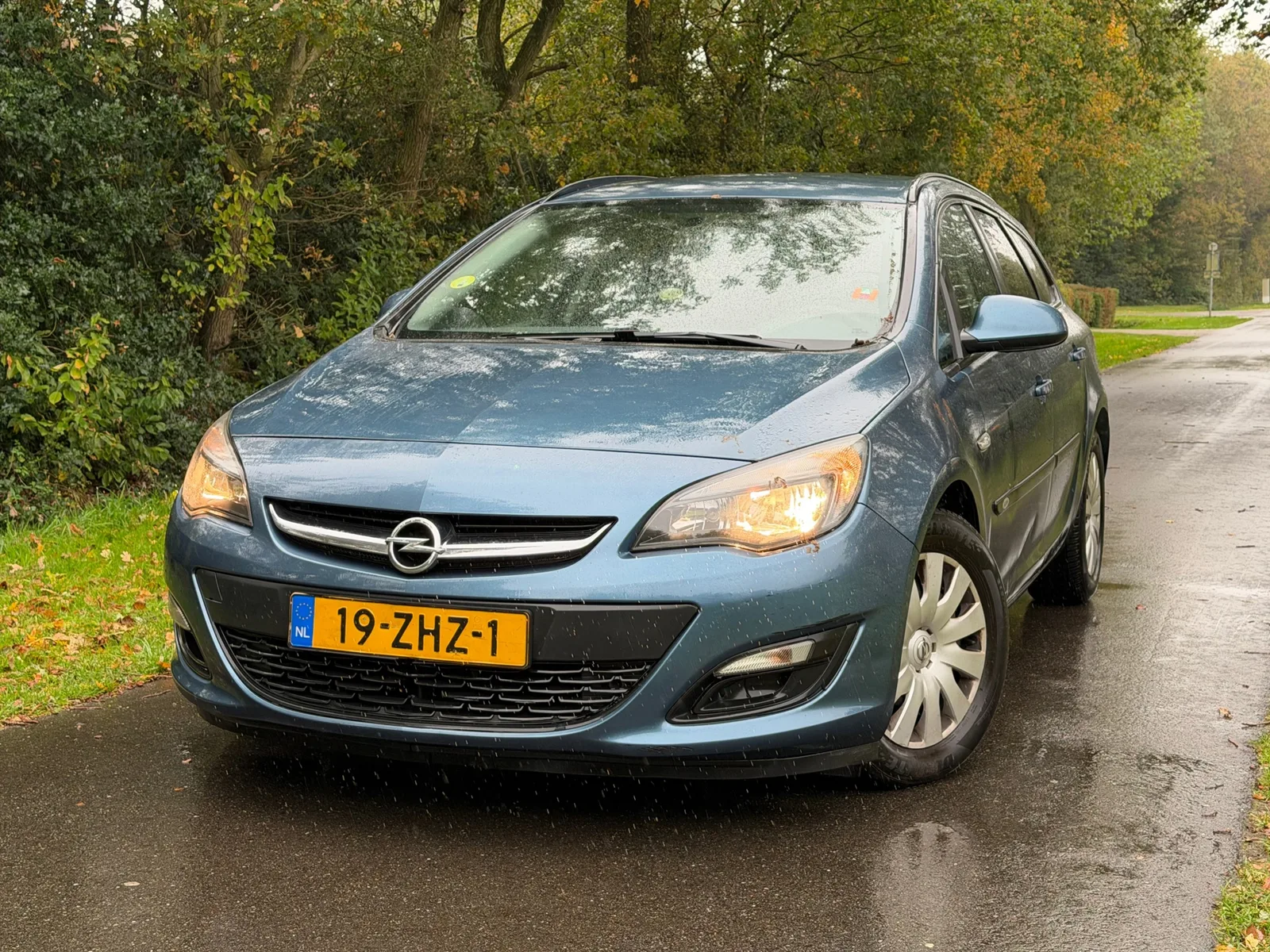 Opel Astra (2012) — foto 1
