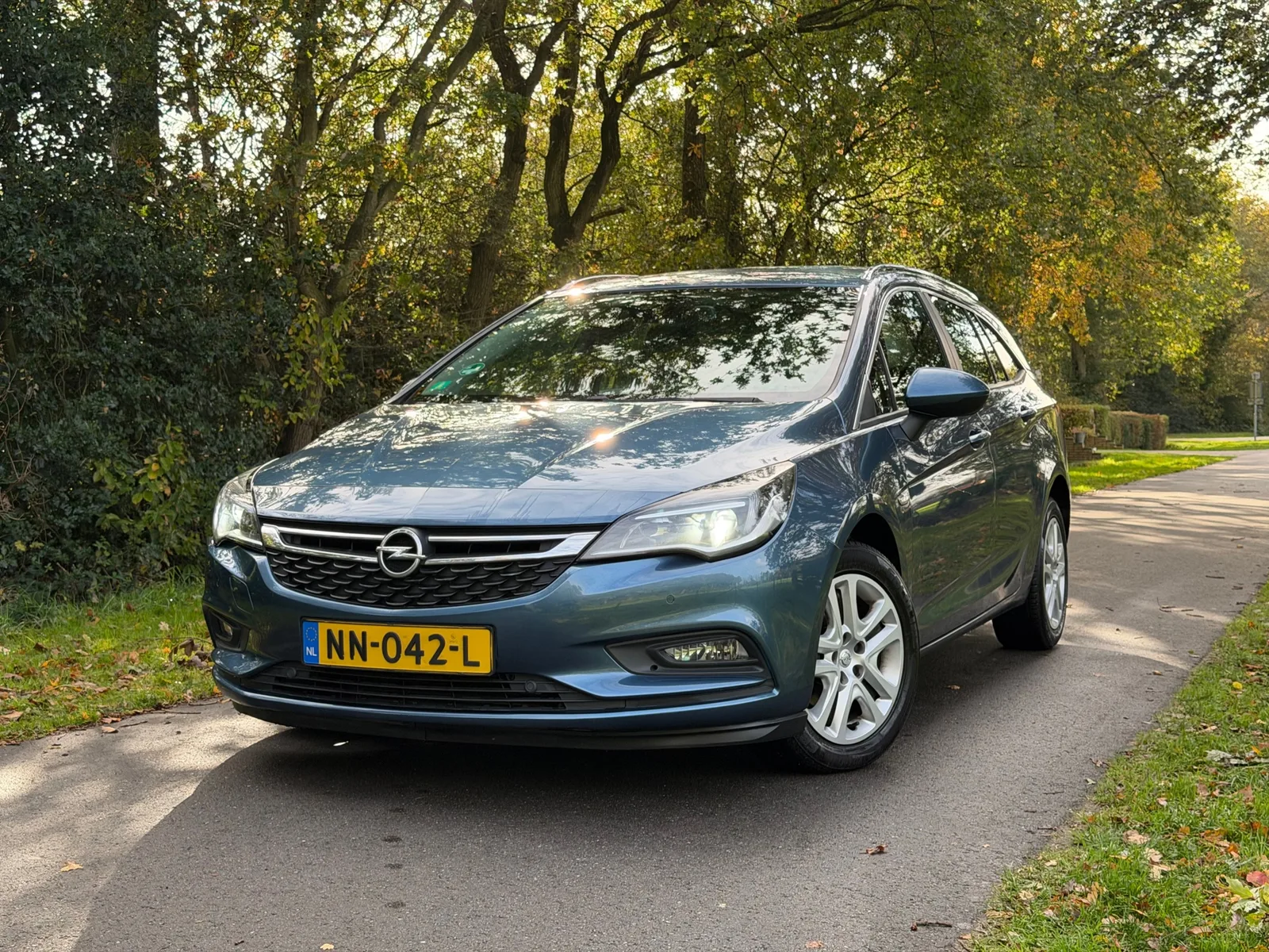 Opel Astra (2017) — foto 1