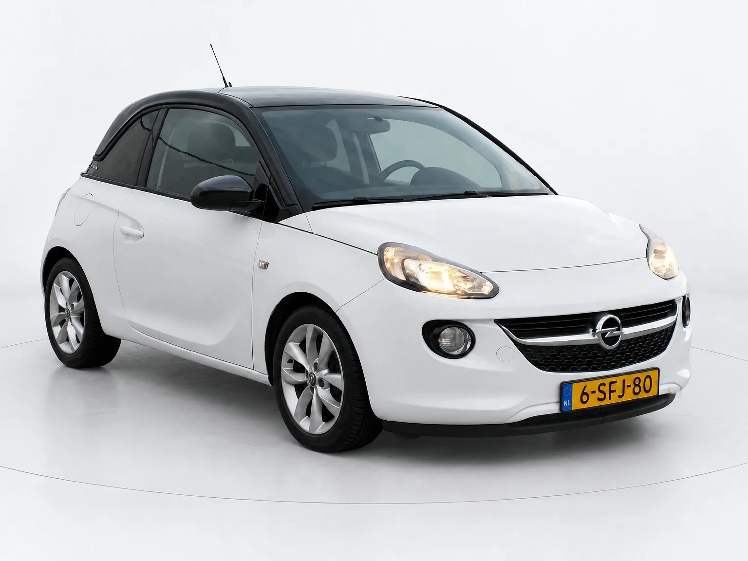 Opel Adam (2013) — foto 1