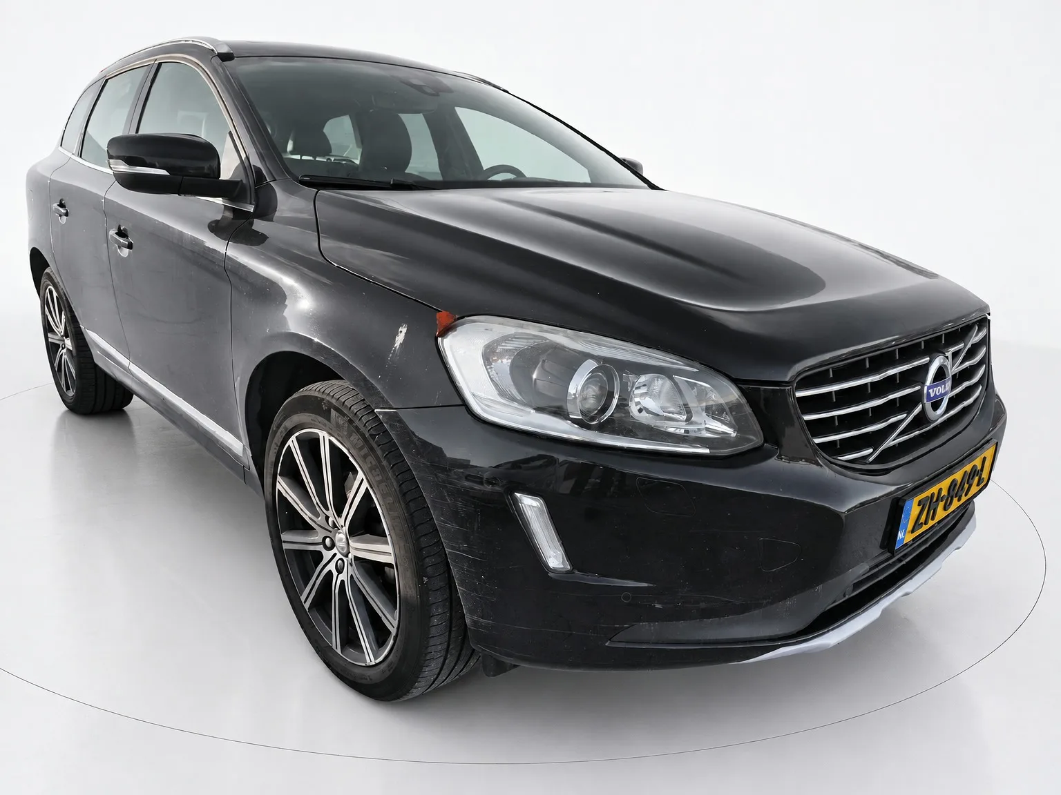 Volvo XC60 (2015) — foto 1