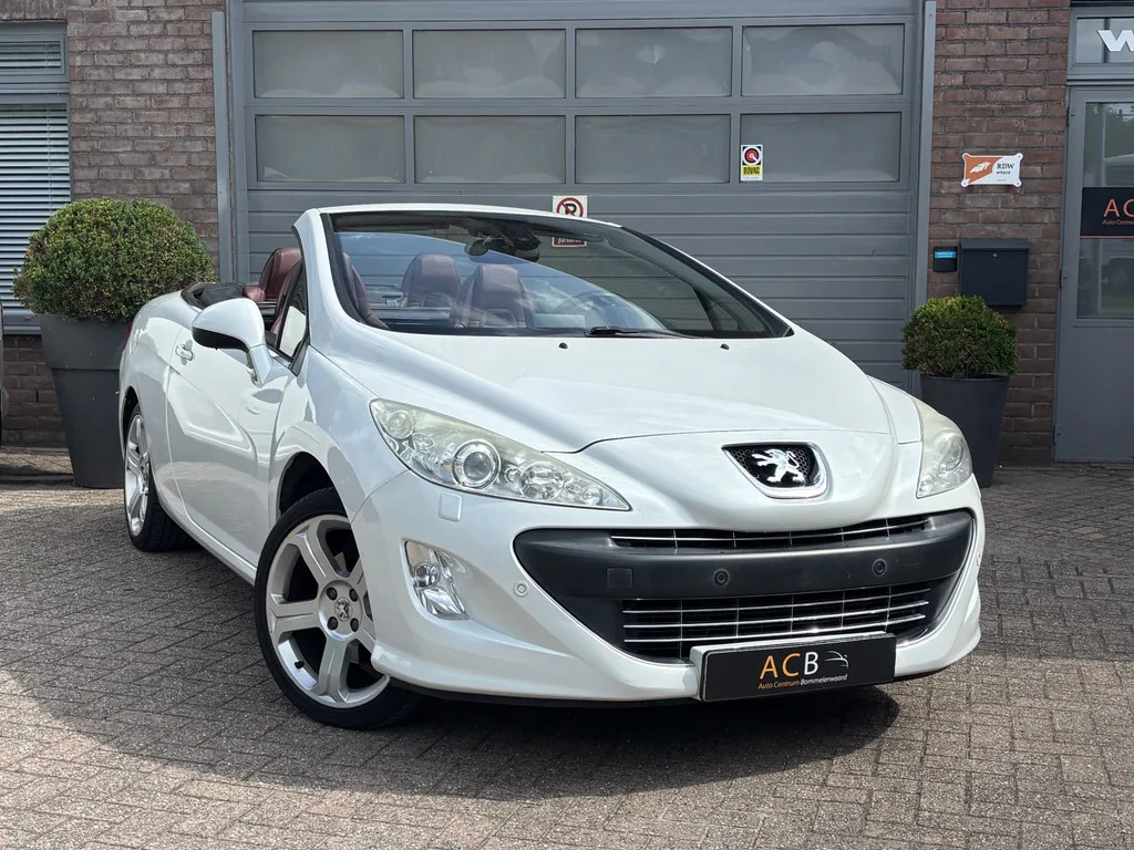 Peugeot 308 (2010) — foto 1