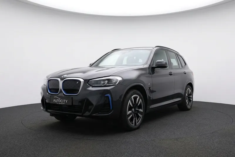 BMW iX3 (2024)