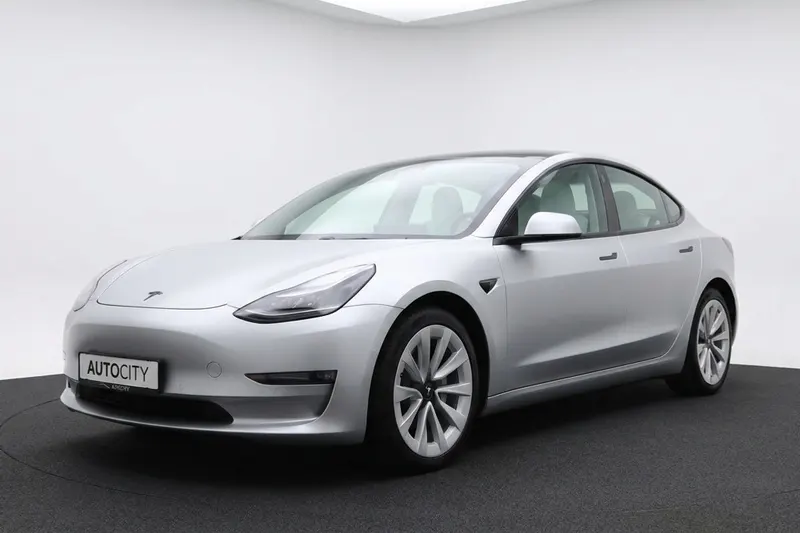 Tesla Model 3 (2020)