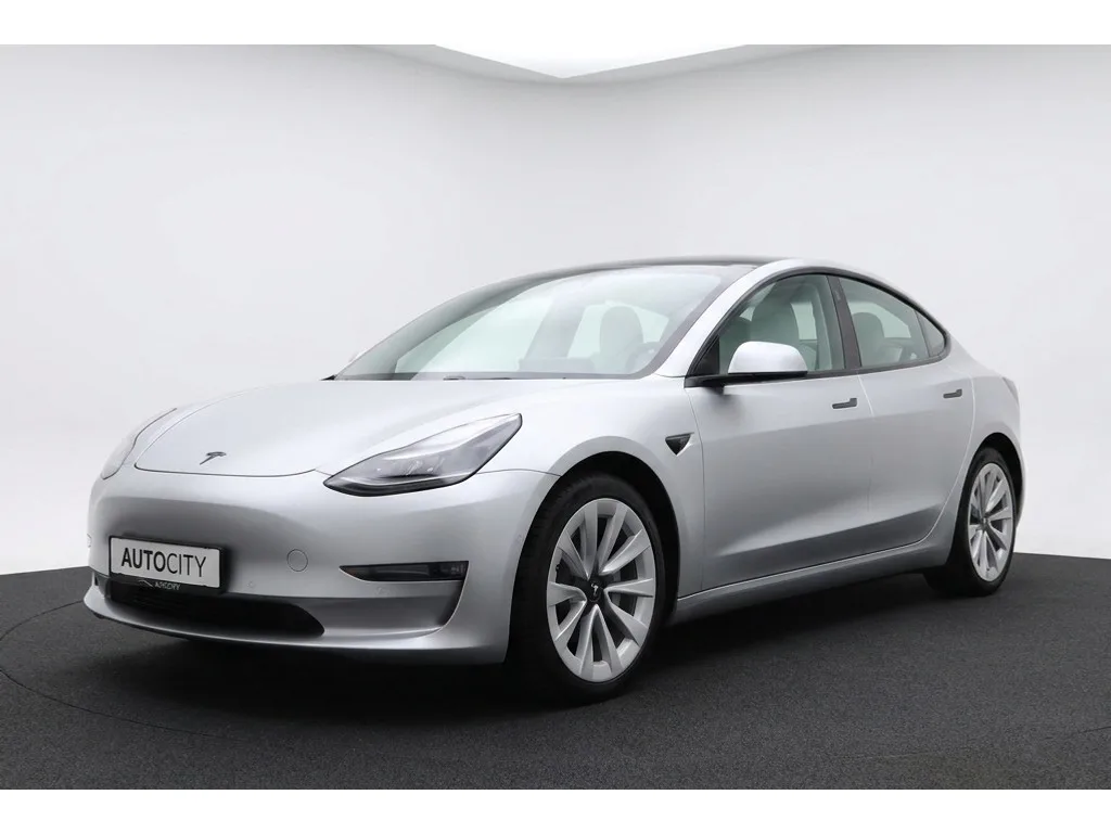 Tesla Model 3 (2020) — foto 1