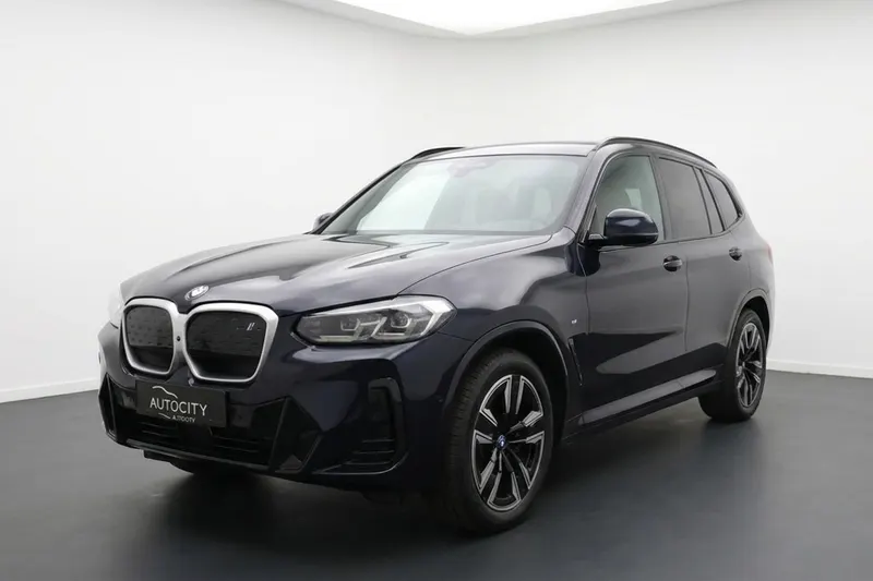BMW iX3 (2023)