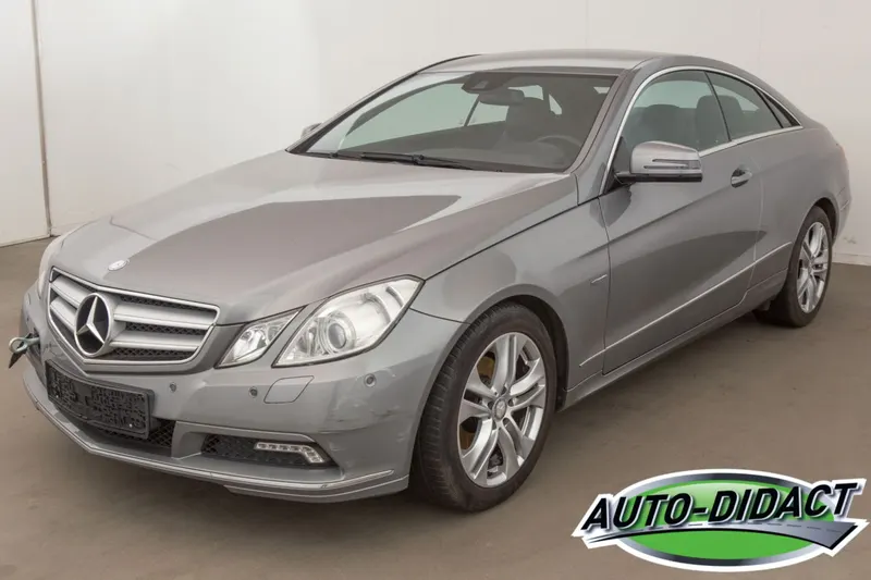 Mercedes-Benz Mercedes (2010)