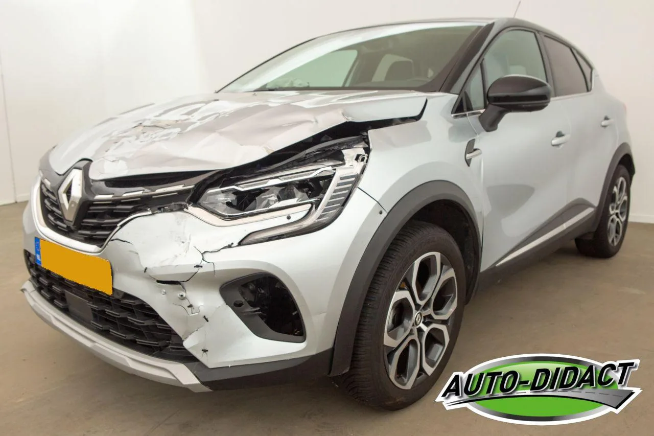 Renault Captur (2021) — foto 1