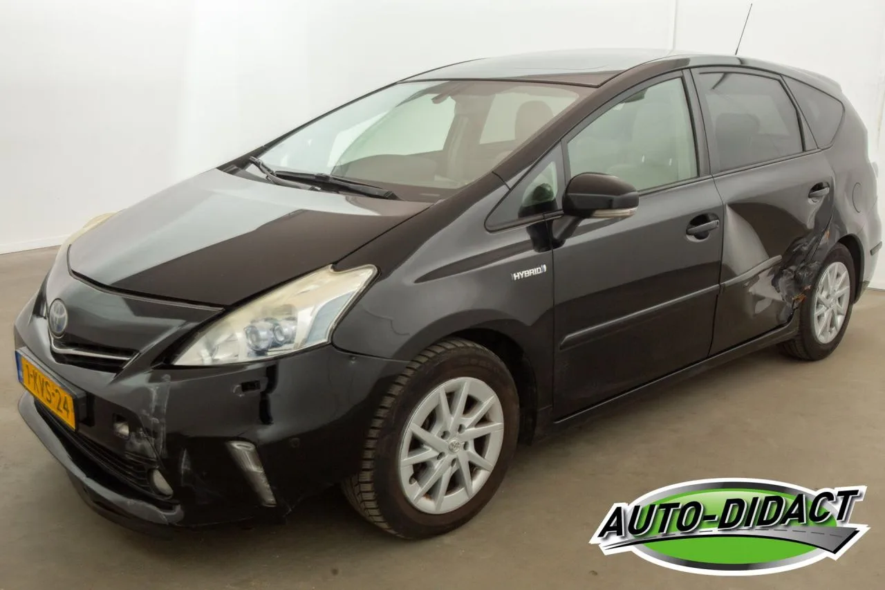 Toyota Prius (2013) — foto 1