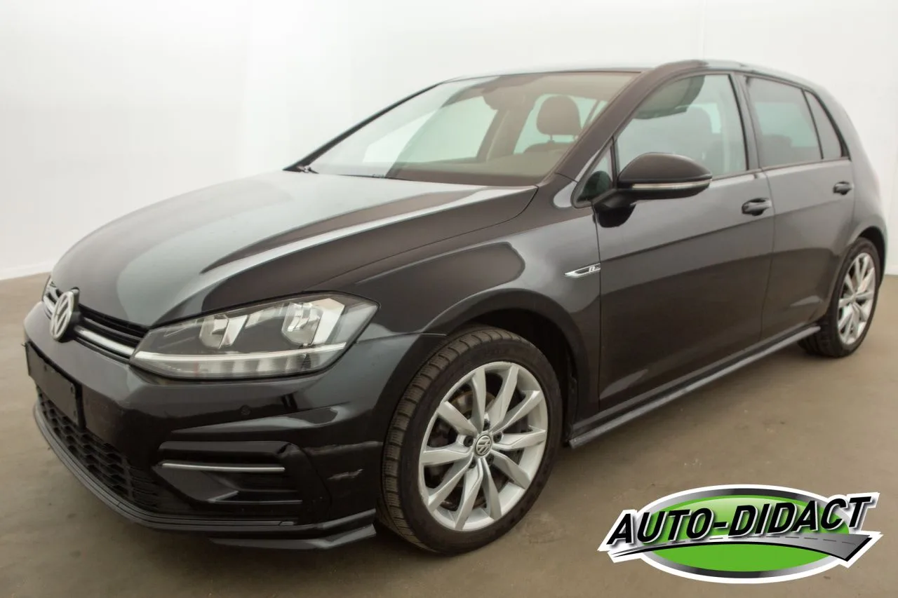 Volkswagen Golf (2020) — foto 1