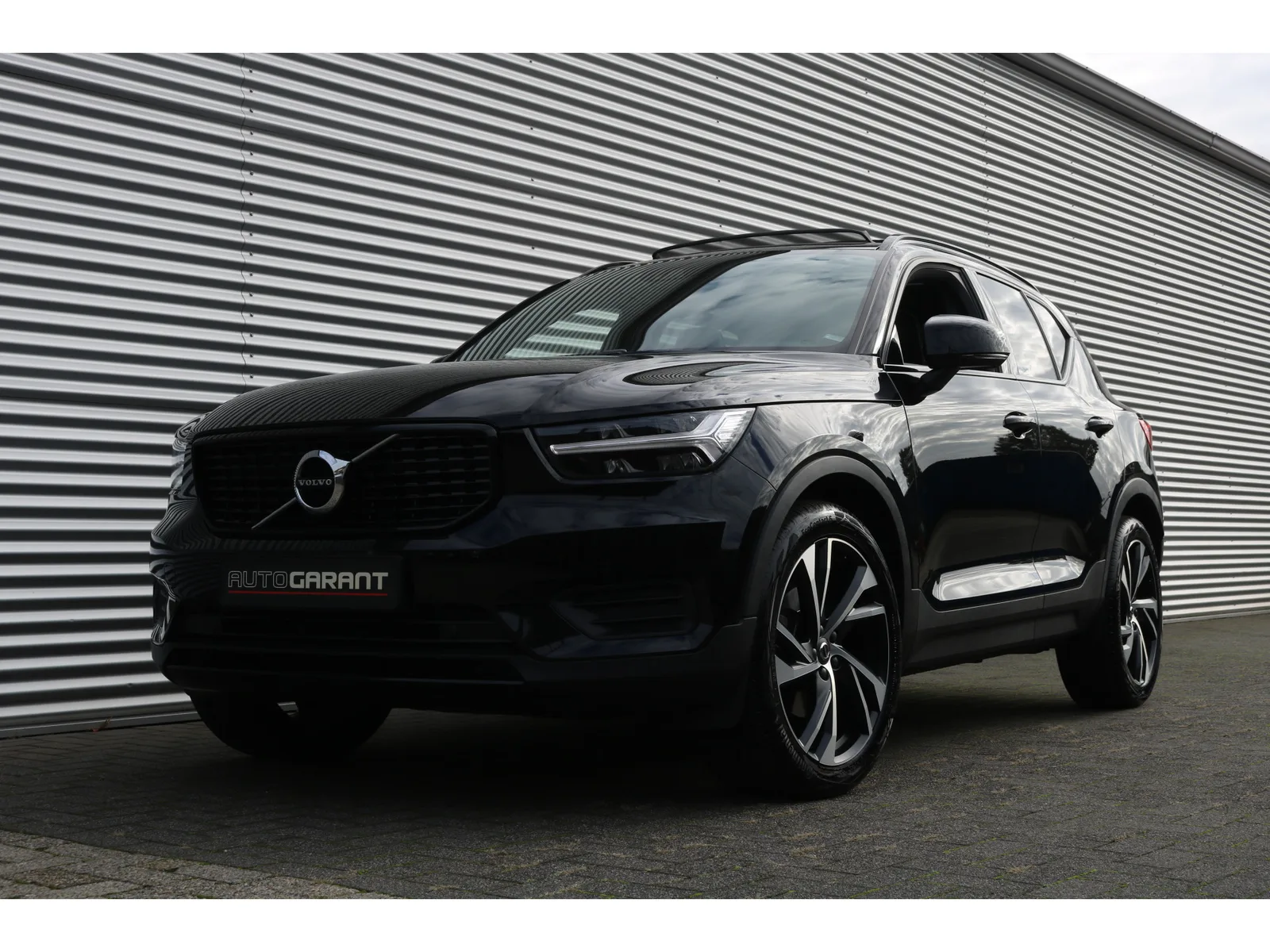 Volvo XC40 (2019) — foto 1