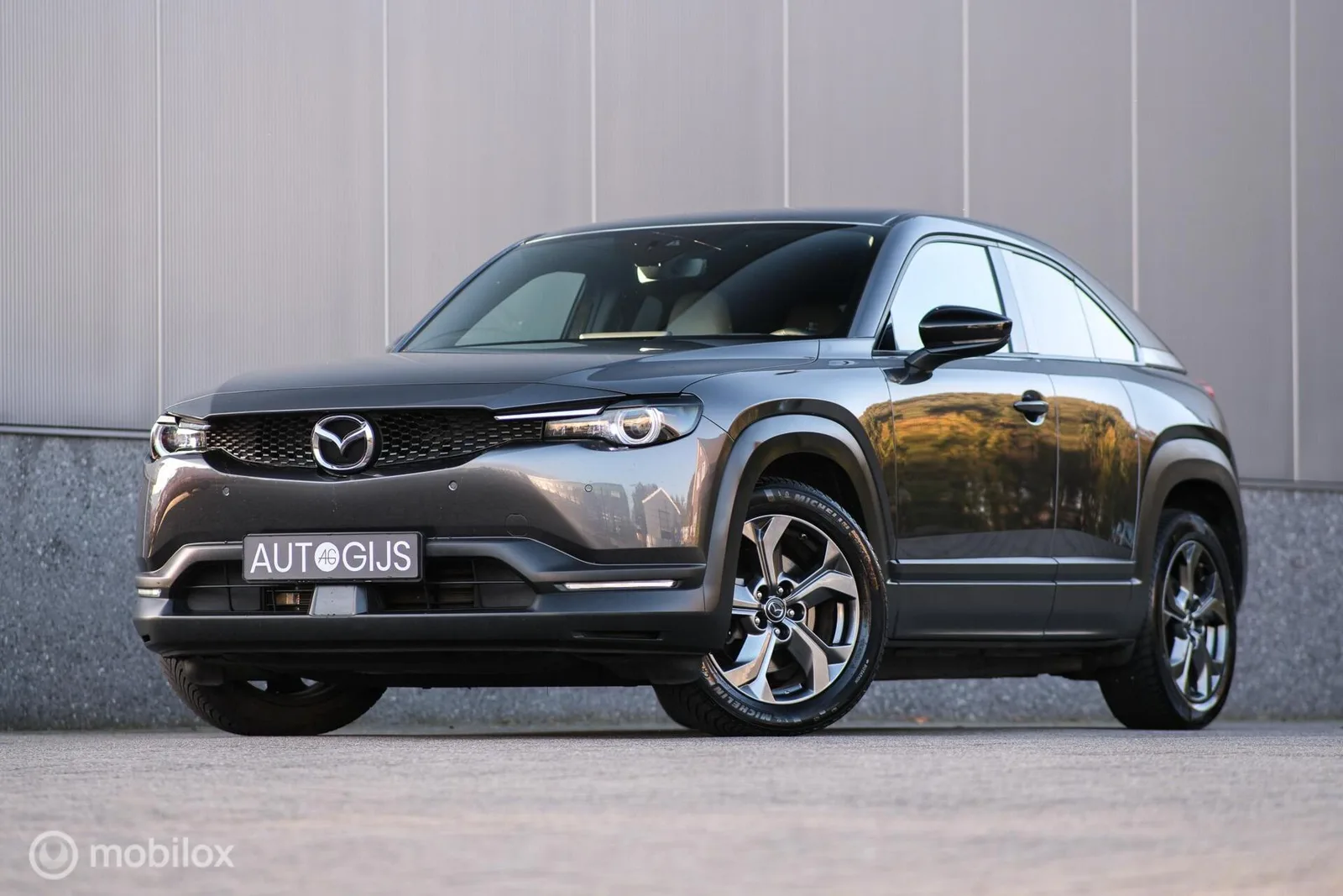 Mazda MX-30 (2021) — foto 1