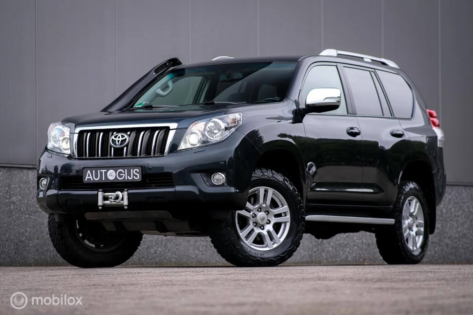 Toyota Land Cruiser (2012) — foto 1