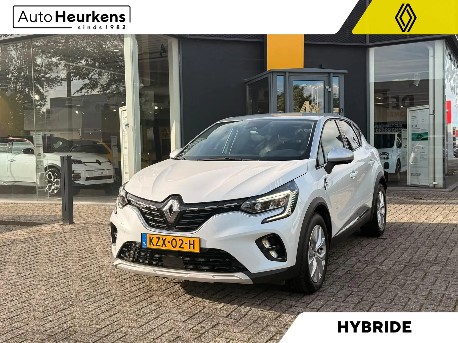 Renault Captur (2022) — foto 1
