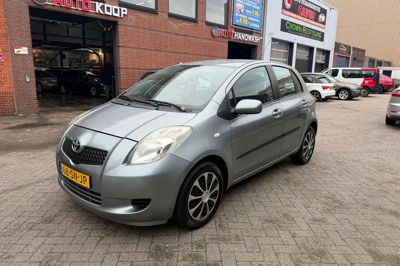 Toyota Yaris (2006)
