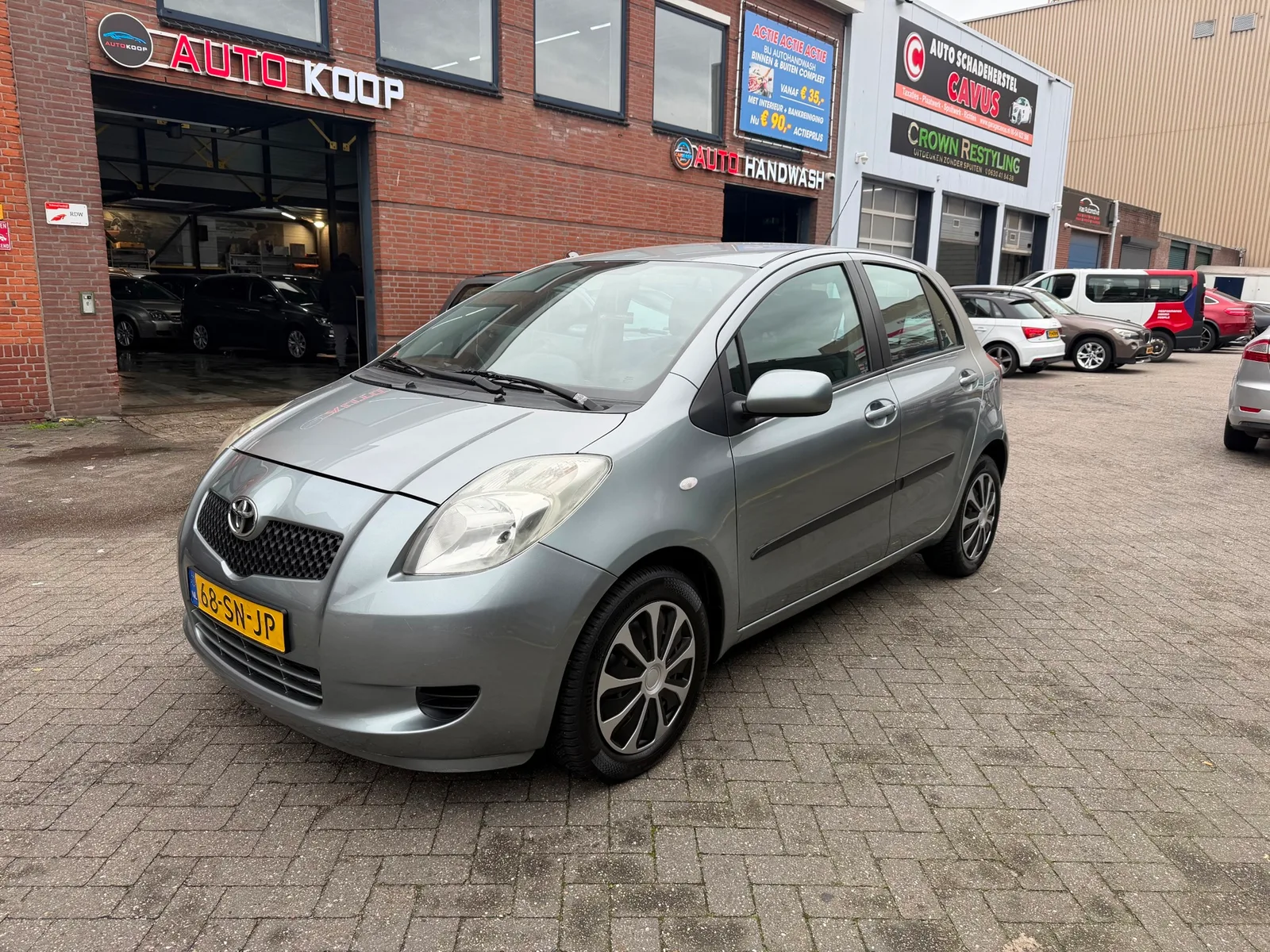 Toyota Yaris (2006) — foto 1