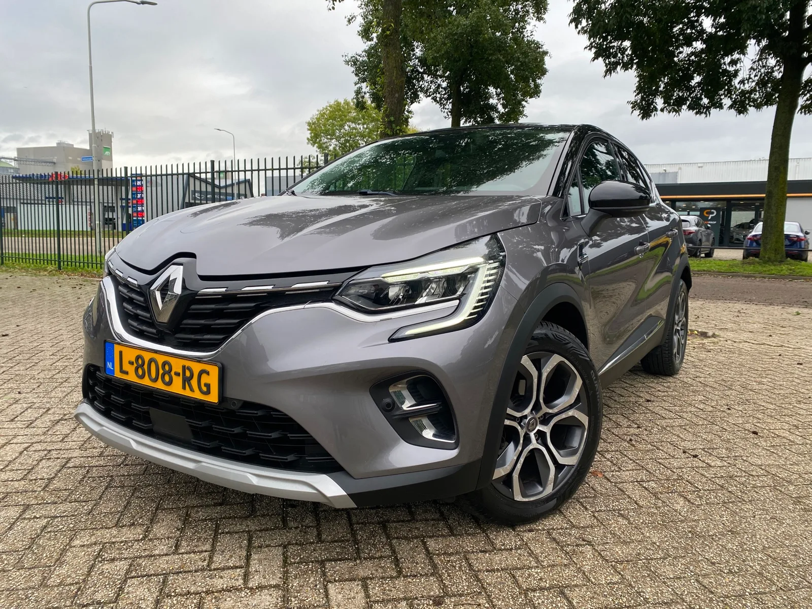 Renault Captur (2020) — foto 1