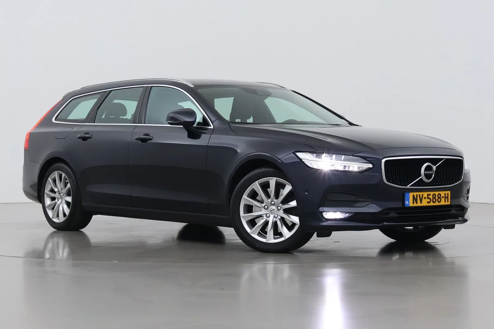 Volvo V90 (2017) — foto 1