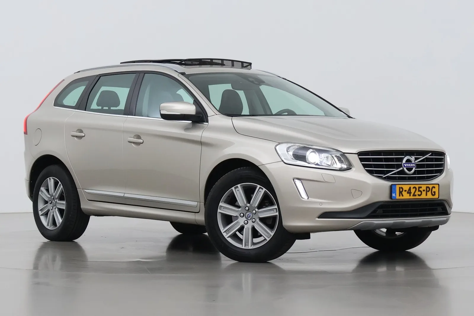 Volvo XC60 (2017) — foto 1