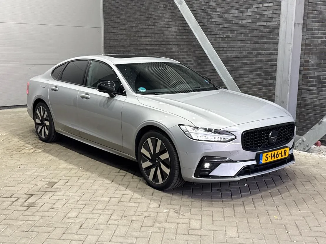 Volvo S90 (2023) — foto 1