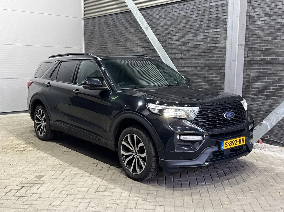 Ford Explorer (2023) — foto 1