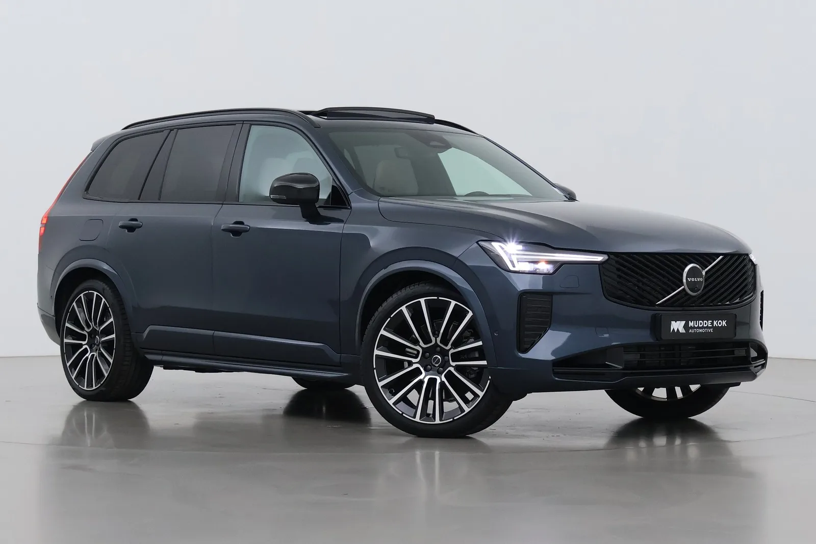Volvo XC90 (2026) — foto 1