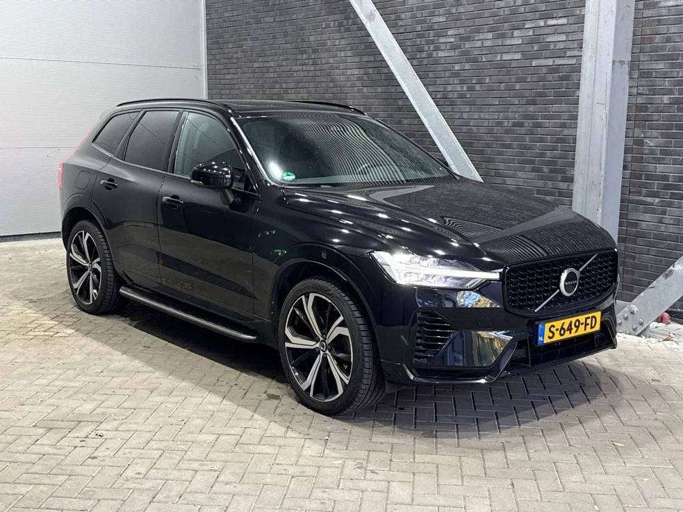 Volvo XC60 (2021) — foto 1
