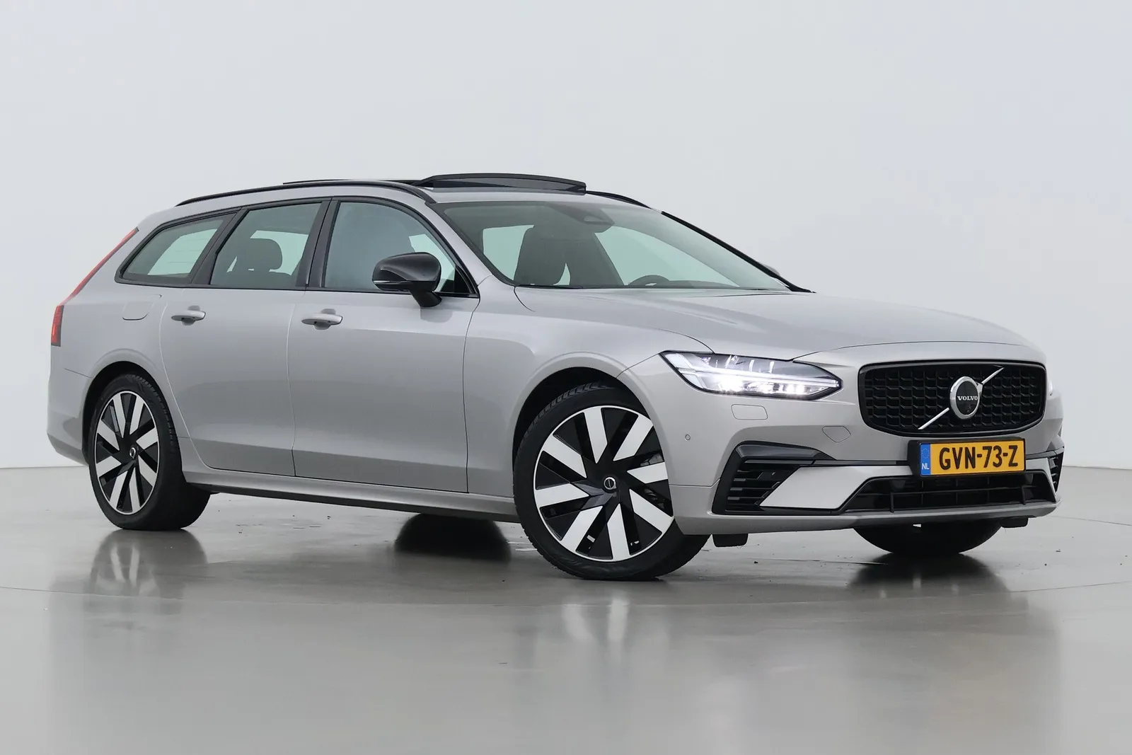 Volvo V90 (2024) — foto 1