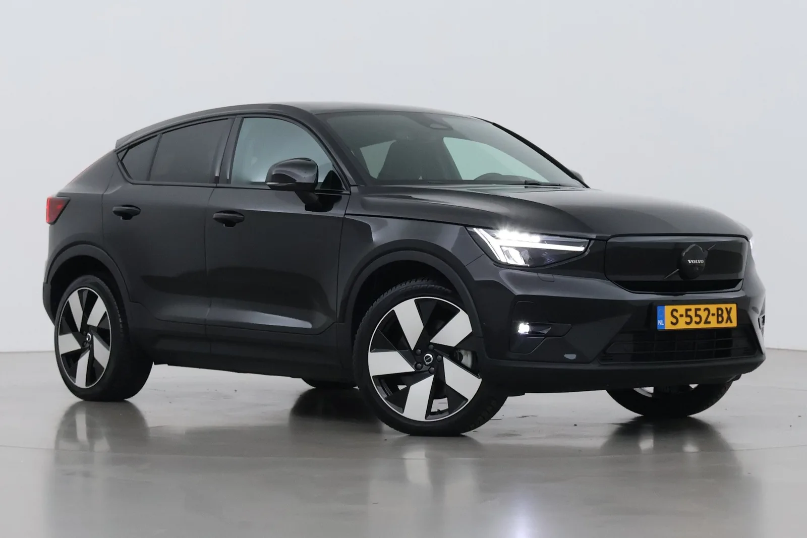 Volvo C40 (2023) — foto 1