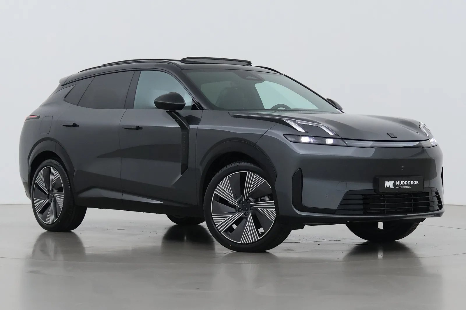 Lynk & Co 08 (2026) — foto 1