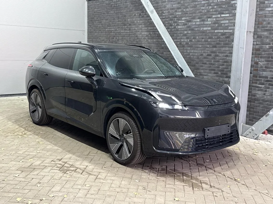 Lynk & Co 08 (2026) — foto 1