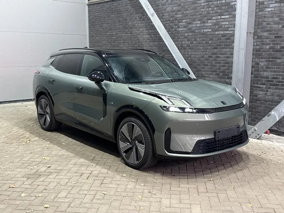 Lynk & Co 08 (2026) — foto 1
