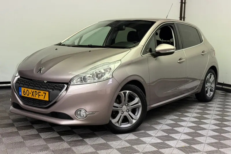 Peugeot 208 (2012)