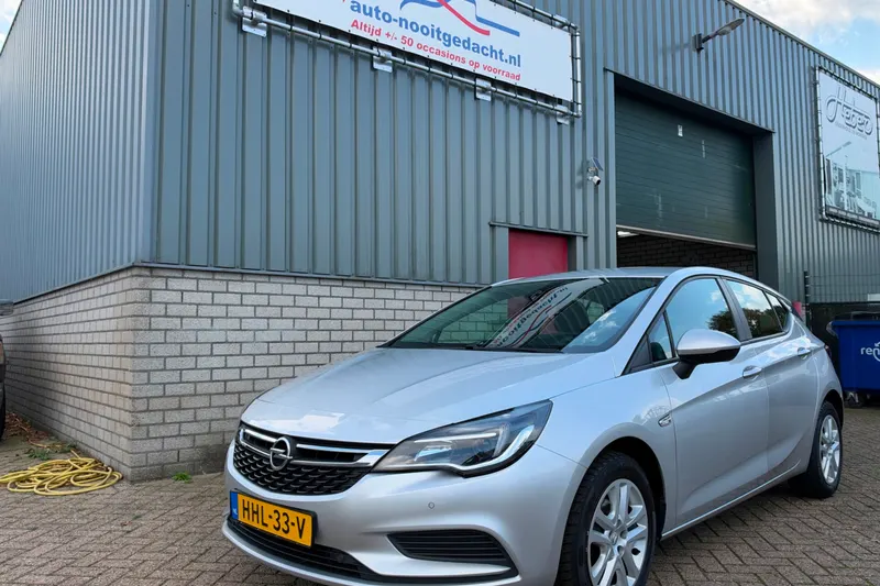 Opel Astra (2017)