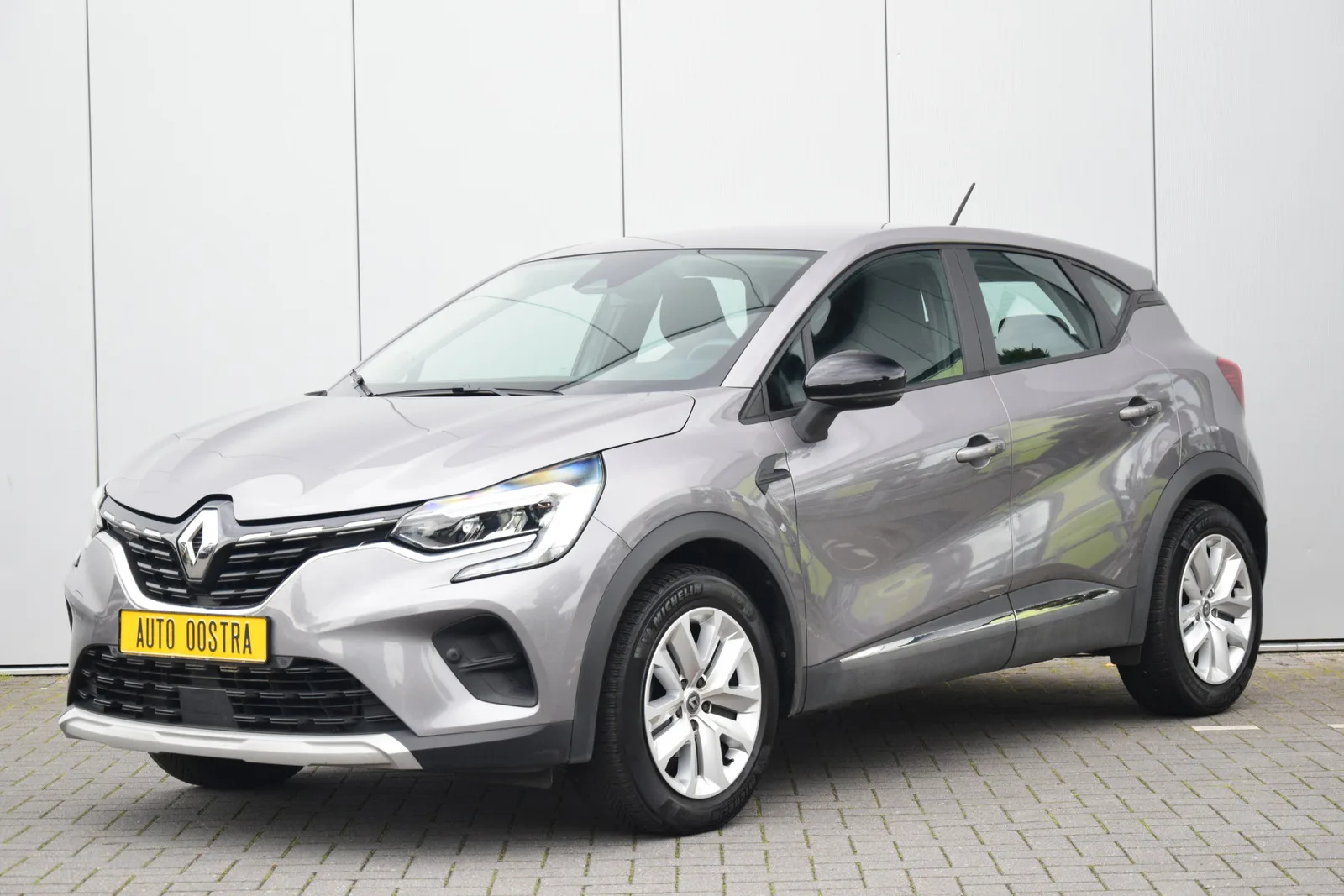 Renault Captur (2020) — foto 1