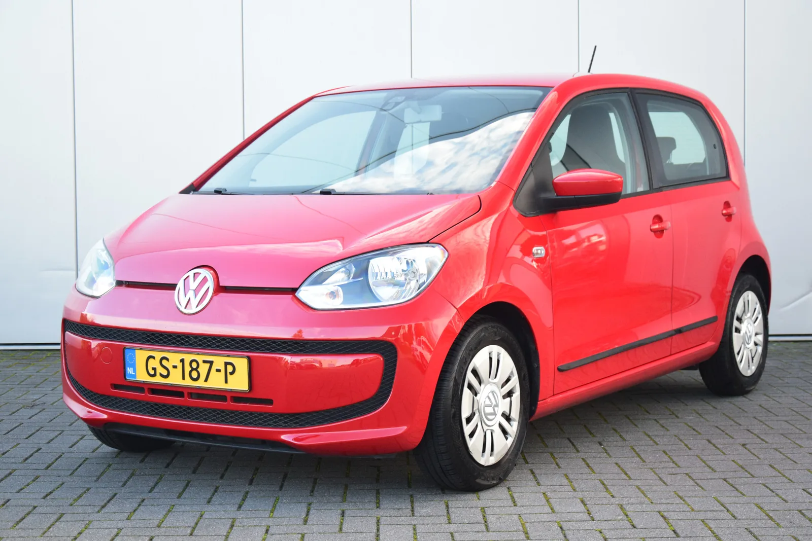 Volkswagen Up! (2015) — foto 1