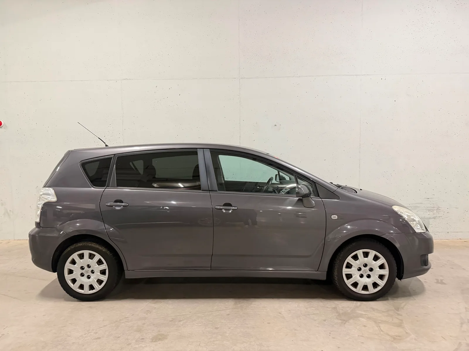 Toyota Verso (2008) — foto 1