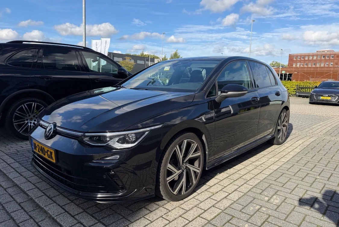 Volkswagen Golf (2021) — foto 1