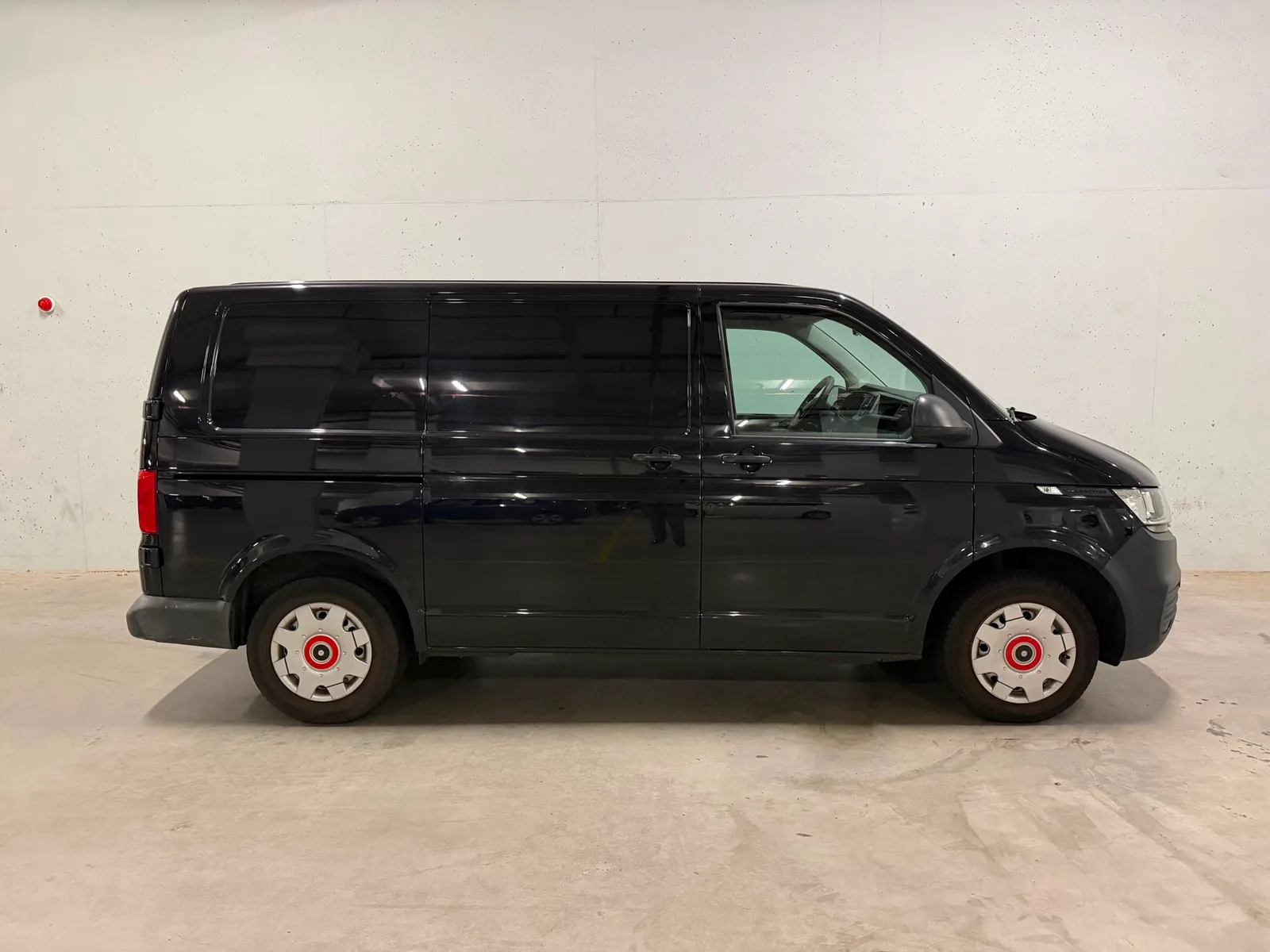 Volkswagen Transporter (2020) — foto 1