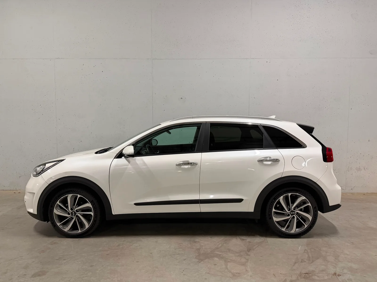 Kia Niro (2016) — foto 1