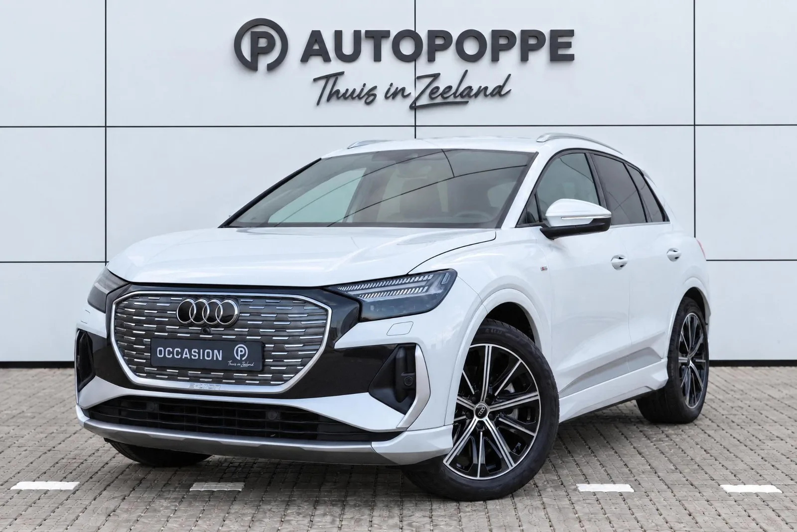 Audi Q4 e-tron (2024) — foto 1