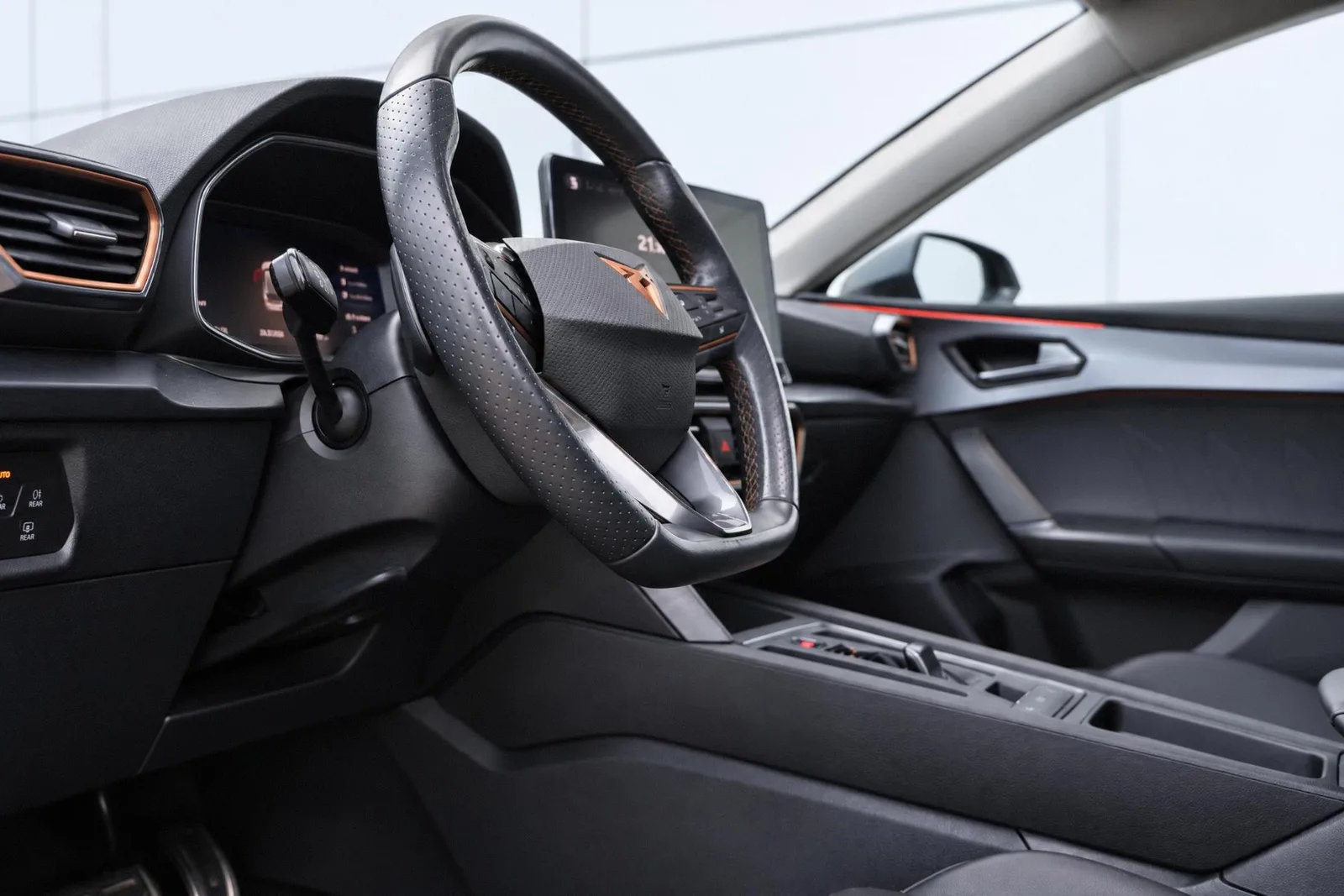 CUPRA Leon (2024) — foto 1