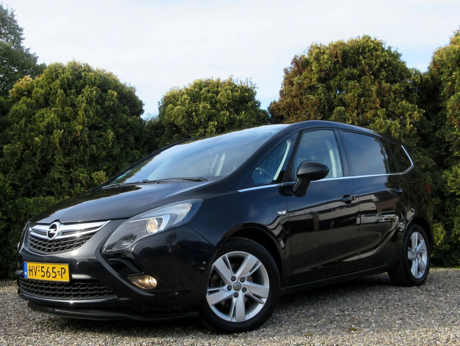 Opel Zafira (2016) — foto 1