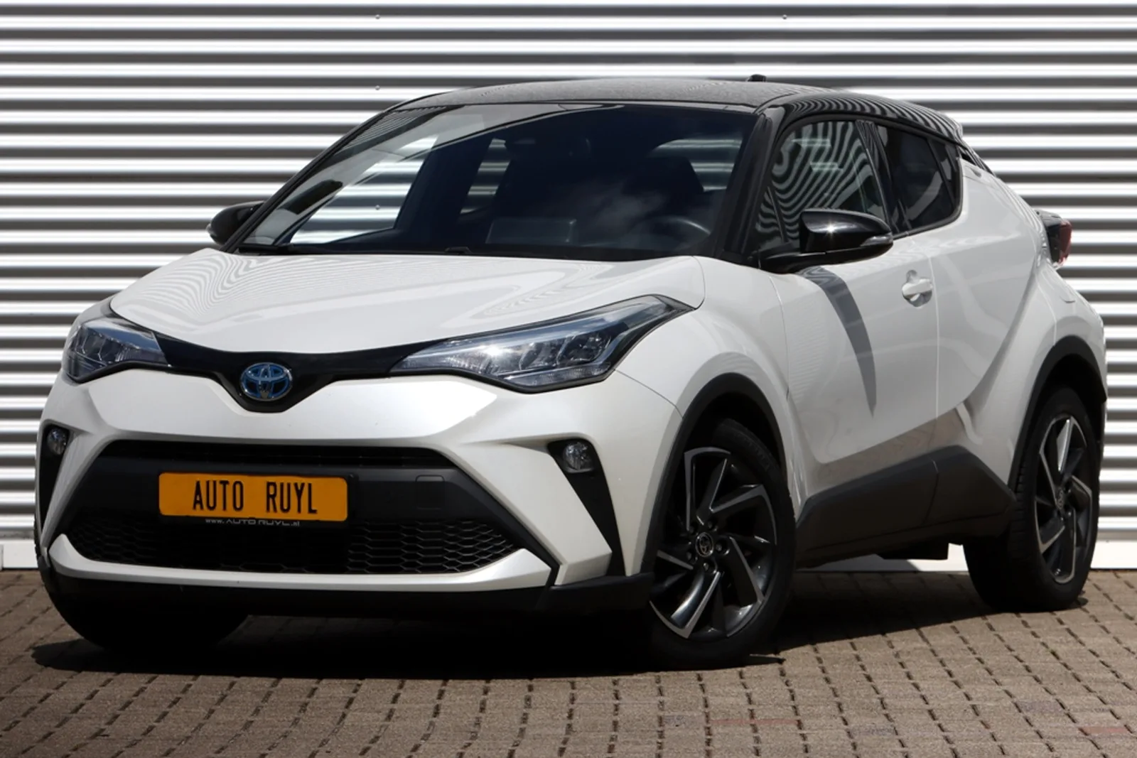 Toyota C-HR (2023) — foto 1