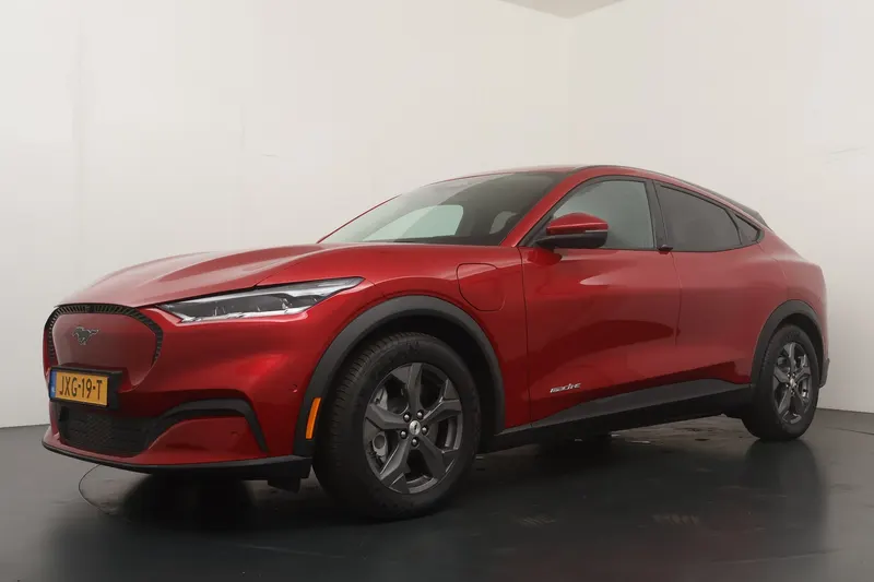 Ford Mustang Mach-E (2025)