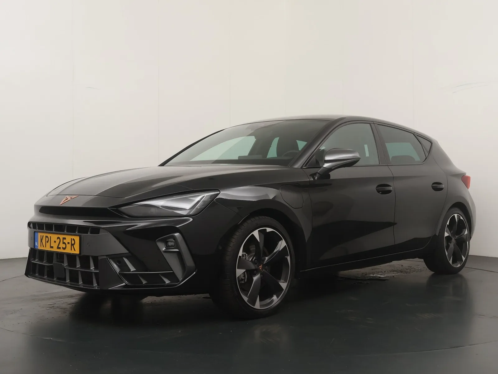 CUPRA Leon (2025) — foto 1
