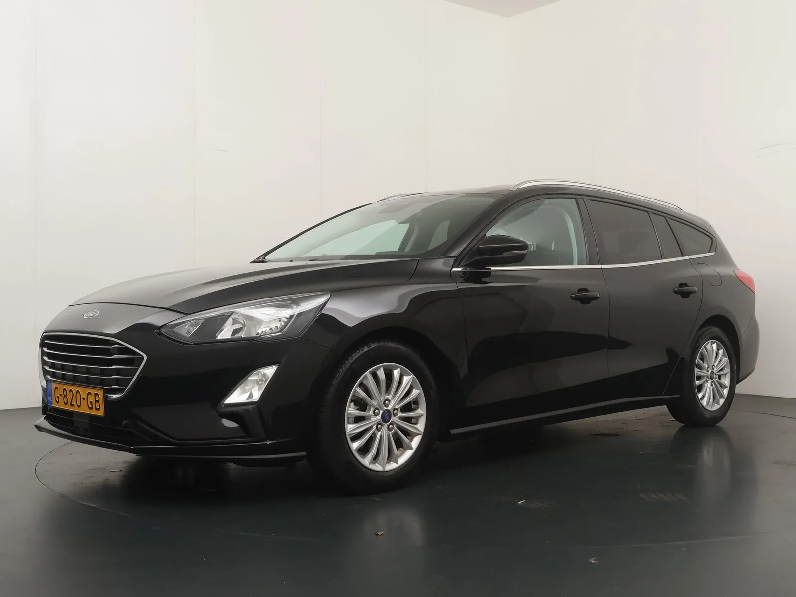 Ford Focus (2019) — foto 1