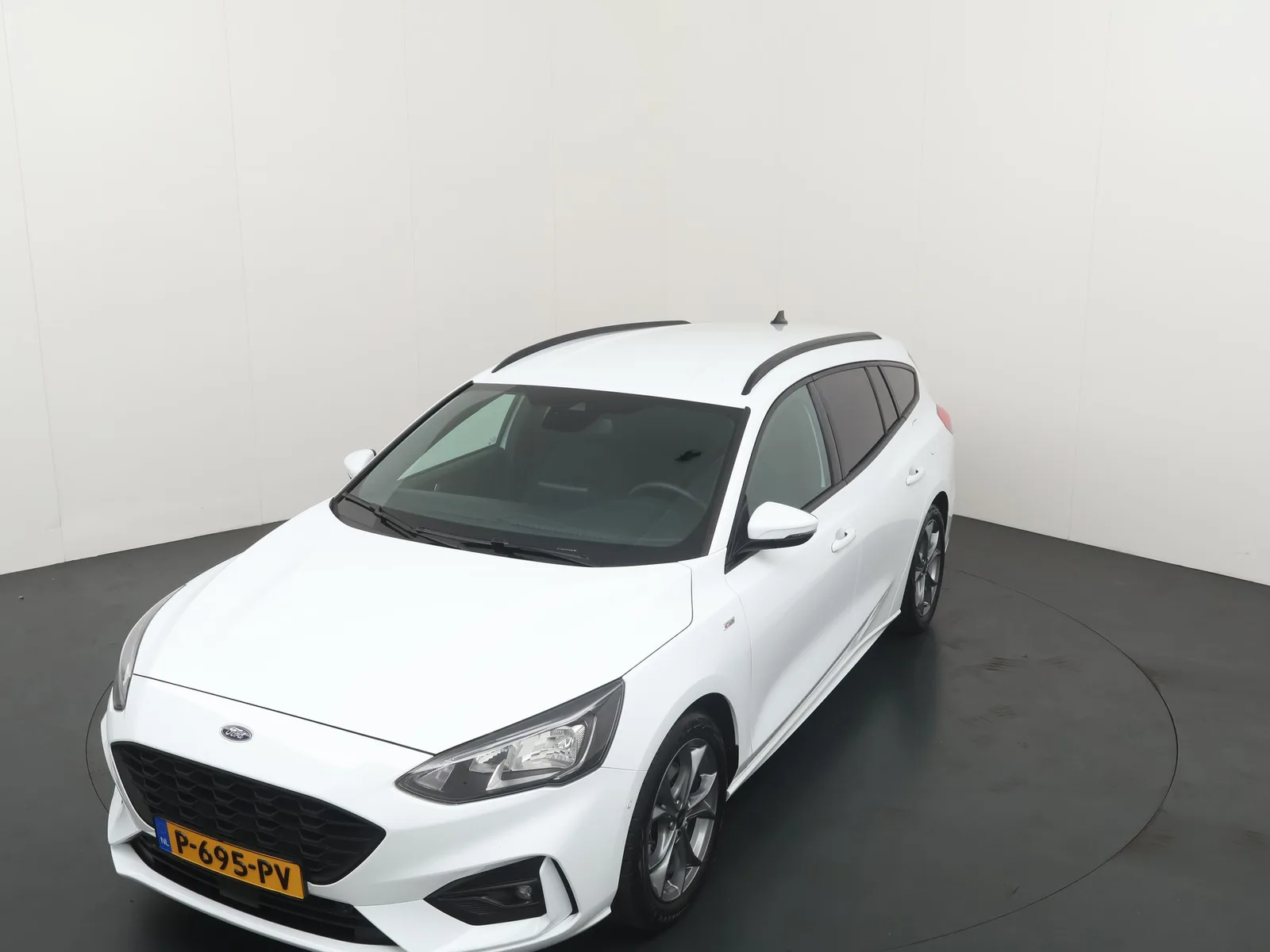 Ford Focus (2020) — foto 1